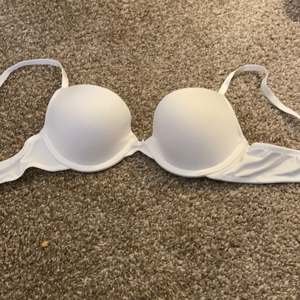 White bra; never worn